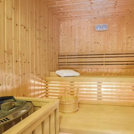 In Kastel Gomilica With Sauna Semesterbostad