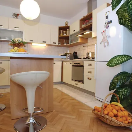 Awesome In Kastel Gomilica *