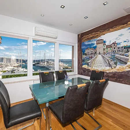 Awesome In Kastel Gomilica