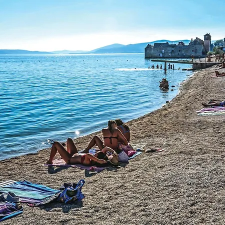 In Kastel Gomilica With Sauna Будинок відпочинку *