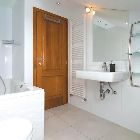 Дом отдыха Awesome In Kastel Gomilica Каштела