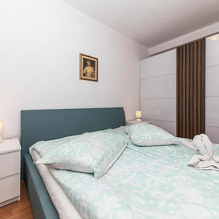 In Kastel Gomilica With Sauna Nyaraló Kaštela