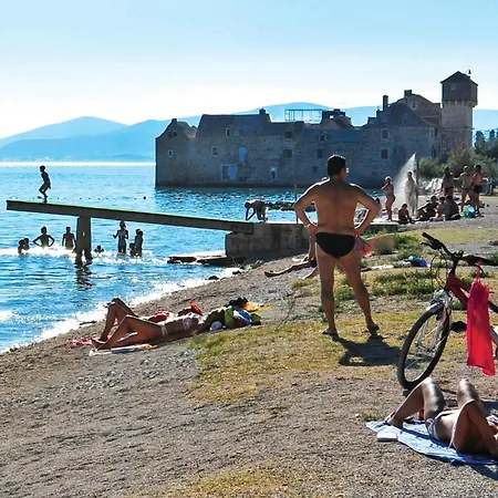 In Kastel Gomilica With Sauna Будинок відпочинку Каштела