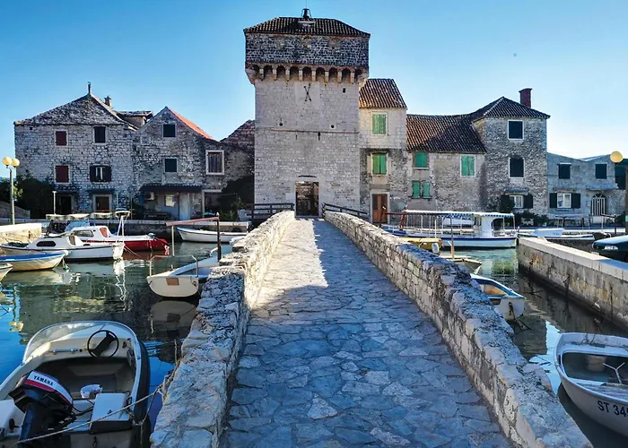 بيت للعطل Awesome In Kastel Gomilica *
